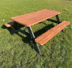 Goedkopepicknicktafels.nl | Zwart Bruine XL Picknicktafel Bruno | Tuintafel 6 Persoons | Bruin Zwart Gespoten Gedroogd Grenen Hout! -Buitentuin Winkel 1200x1127 1