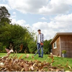 Black & Decker BLACK+DECKER BEBLV300SB-QS Bladblazer - 404 Km/u - 3000W - Zuig-/blaasfunctie - Gesnoerd -Buitentuin Winkel 1200x1195 9