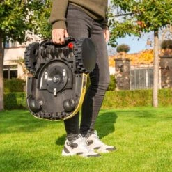 Powerplus POWXG6305 Robotmaaier - 18V - Voor Gazons Tot Ca. 500m² - Maaibreedte 180mm - Incl. Laadstation En Accessoires -Buitentuin Winkel 1200x1200 1323