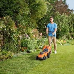 Black & Decker BLACK+DECKER BCMW3318N-XJ Grasmaaier - 18V - 33cm - Excl. Accu & Lader -Buitentuin Winkel 1200x1200 1362