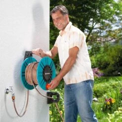 GARDENA - Wandslanghouder 60 Met Slanggeleider - Slanghouder - Maximale Capaciteit 60 Meter 21 GARDENA - Wandslanghouder 60 Met Slanggeleider - Slanghouder - Maximale Capaciteit 60 Meter -Buitentuin Winkel 1200x1200 1981