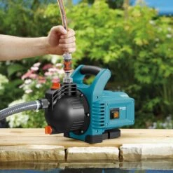 GARDENA - Classic Besproeiingspomp 3000/4 Compleet - Waterpomp - Incl. 3.5 M Aanzuigslang En 20 M Slang -Buitentuin Winkel 1200x1200 2177