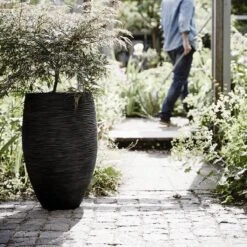 Capi Europe - Vaas Elegant Deluxe Rib NL - 56x84 - Zwart - Voor Binnen En Buiten - KBLR1132 -Buitentuin Winkel 1200x1200 2260