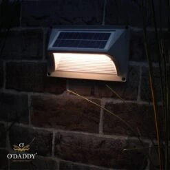 O'DADDY® Castor Tuinverlichting Op Zonneenergie - Wandlamp Buiten - Solar Tuinverlichting - 50 Lumen Warm Wit - Aluminium Grijs - Draadloos -Buitentuin Winkel 1200x1200 2428