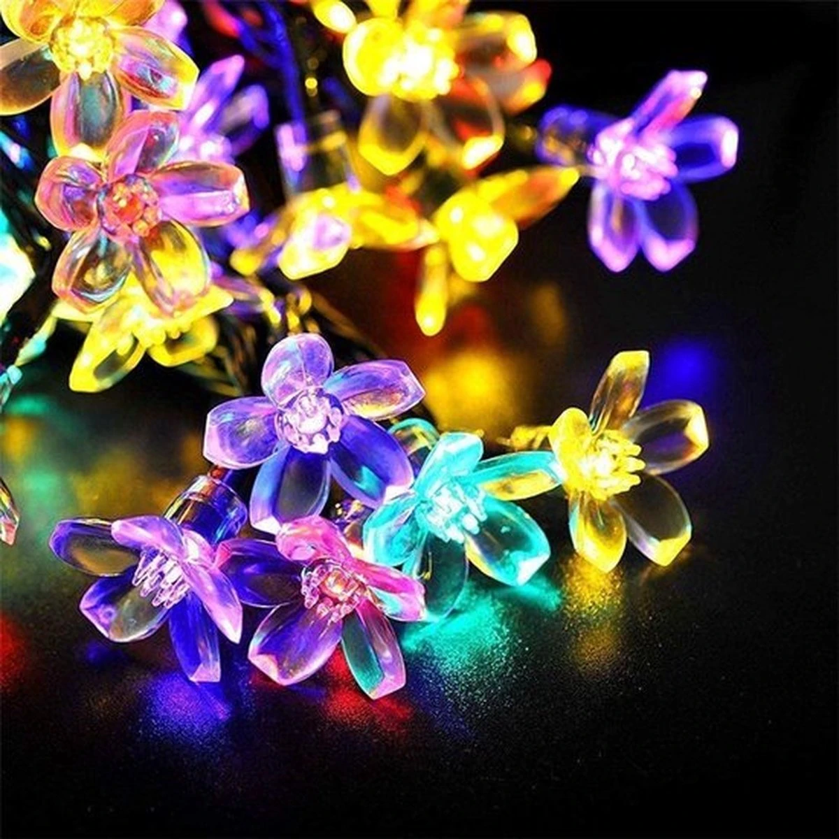 Solar LED String Lichten - Multi- Kleur Bloemen Tuin Verlichting - 6 Meter - 50LED Lichtslinger - Sfeerverlichting - Voor Binnen En Buiten - Decorative Lighting - Lichtsnoeren -Tuinverlichting Zonne-energie - Fairy Lights - Bloem Figuur 4 Solar LED String Lichten - Multi- Kleur Bloemen Tuin Verlichting - 6 Meter - 50LED Lichtslinger - Sfeerverlichting - Voor Binnen En Buiten - Decorative Lighting - Lichtsnoeren -Tuinverlichting Zonne-energie - Fairy Lights - Bloem Figuur - Afbeelding 2