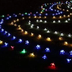 Solar LED String Lichten - Multi- Kleur Bloemen Tuin Verlichting - 6 Meter - 50LED Lichtslinger - Sfeerverlichting - Voor Binnen En Buiten - Decorative Lighting - Lichtsnoeren -Tuinverlichting Zonne-energie - Fairy Lights - Bloem Figuur 14 Solar LED String Lichten - Multi- Kleur Bloemen Tuin Verlichting - 6 Meter - 50LED Lichtslinger - Sfeerverlichting - Voor Binnen En Buiten - Decorative Lighting - Lichtsnoeren -Tuinverlichting Zonne-energie - Fairy Lights - Bloem Figuur -Buitentuin Winkel 1200x1200 2465