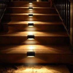 BIZZ Light ® Solar Buitenlamp Met Dag En Nacht Sensor Op Zonne Energie - IP65 Waterdicht- 4 Stuks - Tuinverlichting - Warm Wit - Zonne-energie - Voor Trappen, Hekken, Terras -Buitentuin Winkel 1200x1200 2579