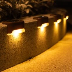 BIZZ Light ® Solar Buitenlamp Met Dag En Nacht Sensor Op Zonne Energie - IP65 Waterdicht- 4 Stuks - Tuinverlichting - Warm Wit - Zonne-energie - Voor Trappen, Hekken, Terras -Buitentuin Winkel 1200x1200 2580