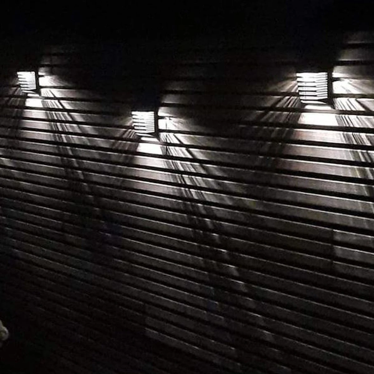 4x HOFTRONIC Dono - Solar Wandlamp Buiten - IP65 Waterdicht - Wintersolar Technologie Monokristal Zonnepaneel - 3000K Warm Wit (sfeervol) - Solar Tuinverlichting Zonne Energie 9 4x HOFTRONIC Dono - Solar Wandlamp Buiten - IP65 Waterdicht - Wintersolar Technologie Monokristal Zonnepaneel - 3000K Warm Wit (sfeervol) - Solar Tuinverlichting Zonne Energie - Afbeelding 7