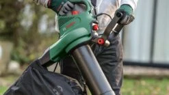 Bosch UniversalGardenTidy 2300 Bladblazer - Op Snoer - 2300 W -Buitentuin Winkel 1200x675 16