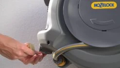 Hozelock AutoReel Slangenhouder / Wandslangbox 20m - Ø12,5mm 31 Hozelock AutoReel Slangenhouder / Wandslangbox 20m - Ø12,5mm -Buitentuin Winkel 1200x675 49