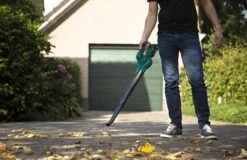 VONROC Accu Bladblazer – VPower 20V – 2 Standen – Max. Blaassnelheid 190km/u – Incl. Accu En Oplader 15 VONROC Accu Bladblazer – VPower 20V – 2 Standen – Max. Blaassnelheid 190km/u – Incl. Accu En Oplader -Buitentuin Winkel 1200x778 4