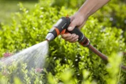 GARDENA - Comfort Reinigingsbroes - Spuitpistool - Traploos Instelbaar -Buitentuin Winkel 1200x799 211