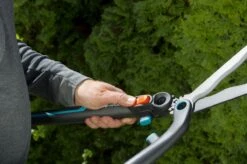 GARDENA - 2 In 1 EnergyCut Heggenschaar - 2.5x Meer Kracht - Totale Lengte 60 Cm -Buitentuin Winkel 1200x799 75