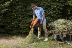 Black & Decker BLACK+DECKER BCMW3318L2-QW Grasmaaier - 18V - 33cm - Incl. 2 Accu's En Lader -Buitentuin Winkel 1200x800 443