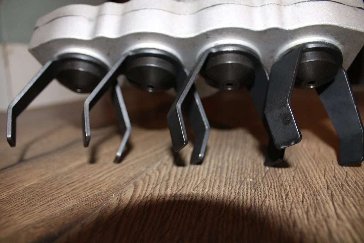 Bosmaaier Schoffel - Schoffel Bosmaaier - Schoffelmachine - Frees - Grondfrees - Tuin - Onkruid - Wieden - Tuinieren - Hovenier - Frezen - Tuinfrees - Moestuin - Schoffelen - Stihl - Husqvarna - Dolmar - Makita - Ferm - Bosmaaierschoffel 3 Bosmaaier Schoffel - Schoffel Bosmaaier - Schoffelmachine - Frees - Grondfrees - Tuin - Onkruid - Wieden - Tuinieren - Hovenier - Frezen - Tuinfrees - Moestuin - Schoffelen - Stihl - Husqvarna - Dolmar - Makita - Ferm - Bosmaaierschoffel