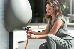 Elho Pure Raindrop 70L - Geel/Oker -Buitentuin Winkel 1200x800 555