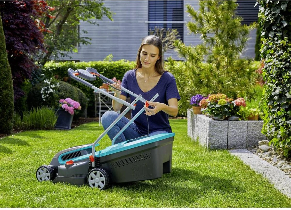 GARDENA - PowerMax 32/36V P4A Ready To Use Set - Grasmaaier (gemotoriseerd) - Maaihoogte 60mm - Snijbreedte 32 Cm 7 GARDENA - PowerMax 32/36V P4A Ready To Use Set - Grasmaaier (gemotoriseerd) - Maaihoogte 60mm - Snijbreedte 32 Cm - Afbeelding 5