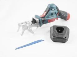 Güde Universele Accu Takkenzaag UAS 12V | 2700 1/min | 1,39 Kg | Universeel Hand Reciprozaag | 2Ah 8 Güde Universele Accu Takkenzaag UAS 12V | 2700 1/min | 1,39 Kg | Universeel Hand Reciprozaag | 2Ah -Buitentuin Winkel 1200x889 1