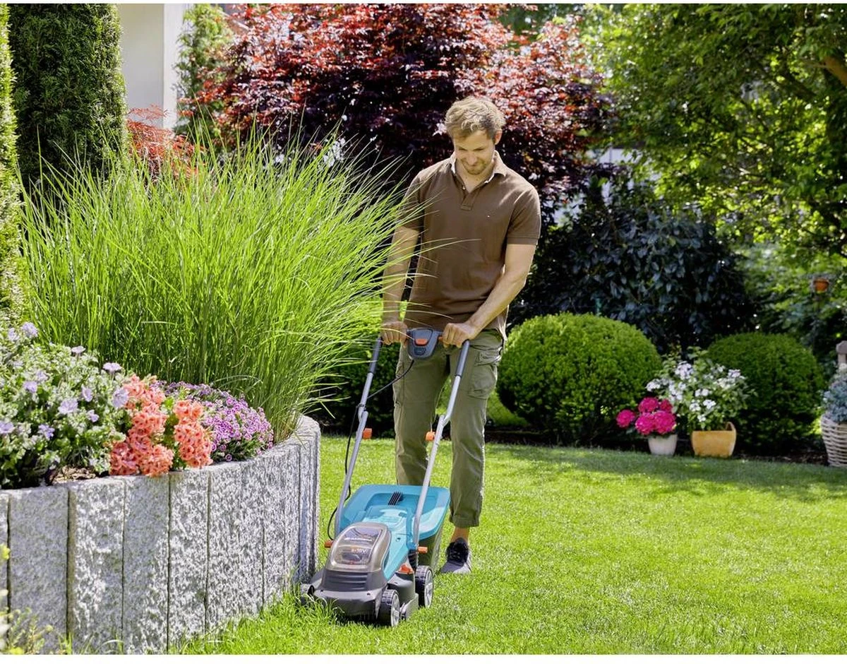 GARDENA - PowerMax 32/36V P4A Ready To Use Set - Grasmaaier (gemotoriseerd) - Maaihoogte 60mm - Snijbreedte 32 Cm 8 GARDENA - PowerMax 32/36V P4A Ready To Use Set - Grasmaaier (gemotoriseerd) - Maaihoogte 60mm - Snijbreedte 32 Cm - Afbeelding 6