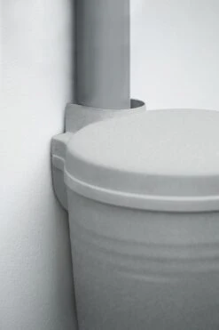 Elho Green Basics Rain Catcher 33 - Regenton Voor Balkonbuiten - Ø 33.5 X H 73.5 Cm - Grijs/Living Concrete 13 Elho Green Basics Rain Catcher 33 - Regenton Voor Balkonbuiten - Ø 33.5 X H 73.5 Cm - Grijs/Living Concrete -Buitentuin Winkel 800x1200 137