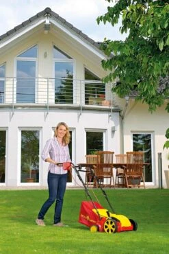 WOLF-Garten Elektrische Verticuteermachine VA 303 E - Werkbreedte 30 Cm - Opvangzak 35 L - 1300 W Motor - Moshark - Verticuteren - Opvangen 11 WOLF-Garten Elektrische Verticuteermachine VA 303 E - Werkbreedte 30 Cm - Opvangzak 35 L - 1300 W Motor - Moshark - Verticuteren - Opvangen -Buitentuin Winkel 801x1200 6