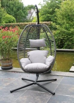 Pro Garden Lowander Hangstoel Egg 191x126x126- Schommelstoel Met Rattan Cocoon En Robuust Stalen Standaard Incl. Kussens - Volledig Inklapbaar - Lichtgrijs -Buitentuin Winkel 862x1200