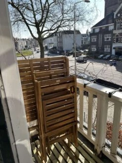 Bistro Set Hout Balkonset FSC – Patio Set Tuin – Houten Frans Tuinsetje – Kleine Tuinset – Complete Kleine Balkon Tafelset Met Gratis Bijzettafel – Hardhout FSC Balkonstoelen & Balkon Tafel - Tuintafel En Stoelen - Bistroset Van Hout – Balcony Set -Buitentuin Winkel 899x1200 2